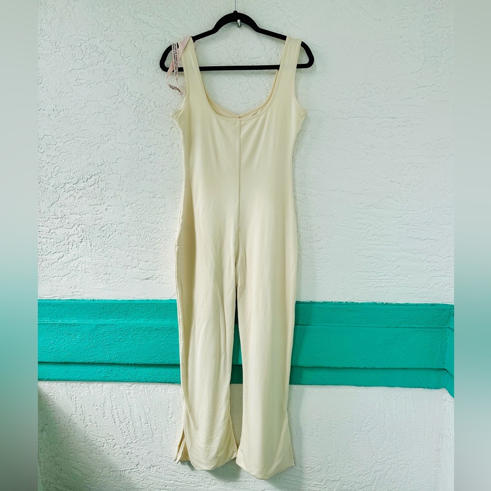 Oh Polly Axelle Sweetheart Neckline Flare Hem Jumpsuit Cream NWT Size 12 - Picture 4 of 12